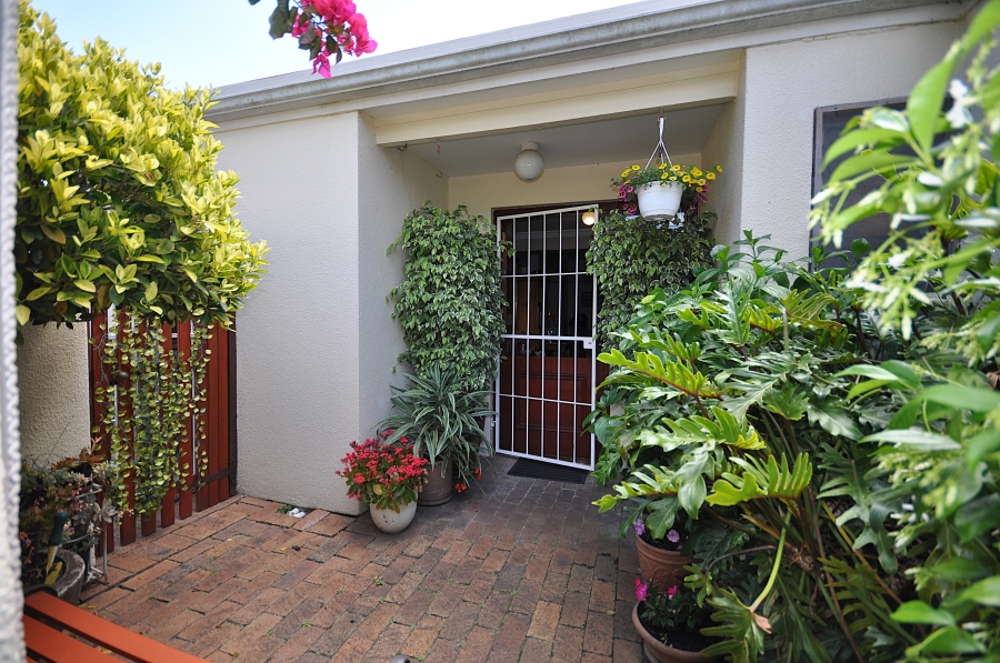 3 Bedroom Property for Sale in Paradyskloof Western Cape